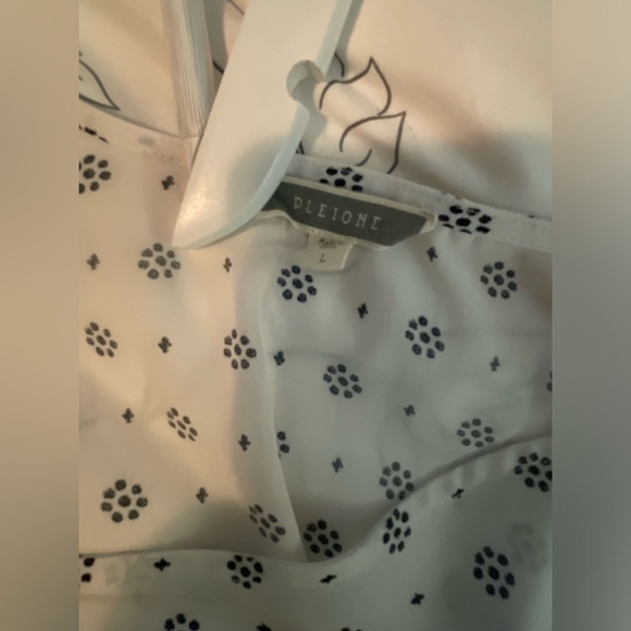 Black and white patterned faux wrap top - Picture 3 of 5